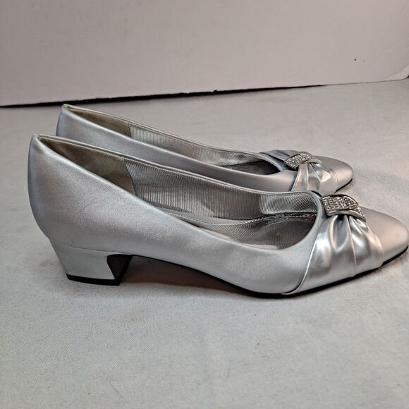 EASY STREET ALIVE 5 Heels Womens Sz 7M Silver Strap Eloise Almond Slip On Pump - Picture 5 of 11